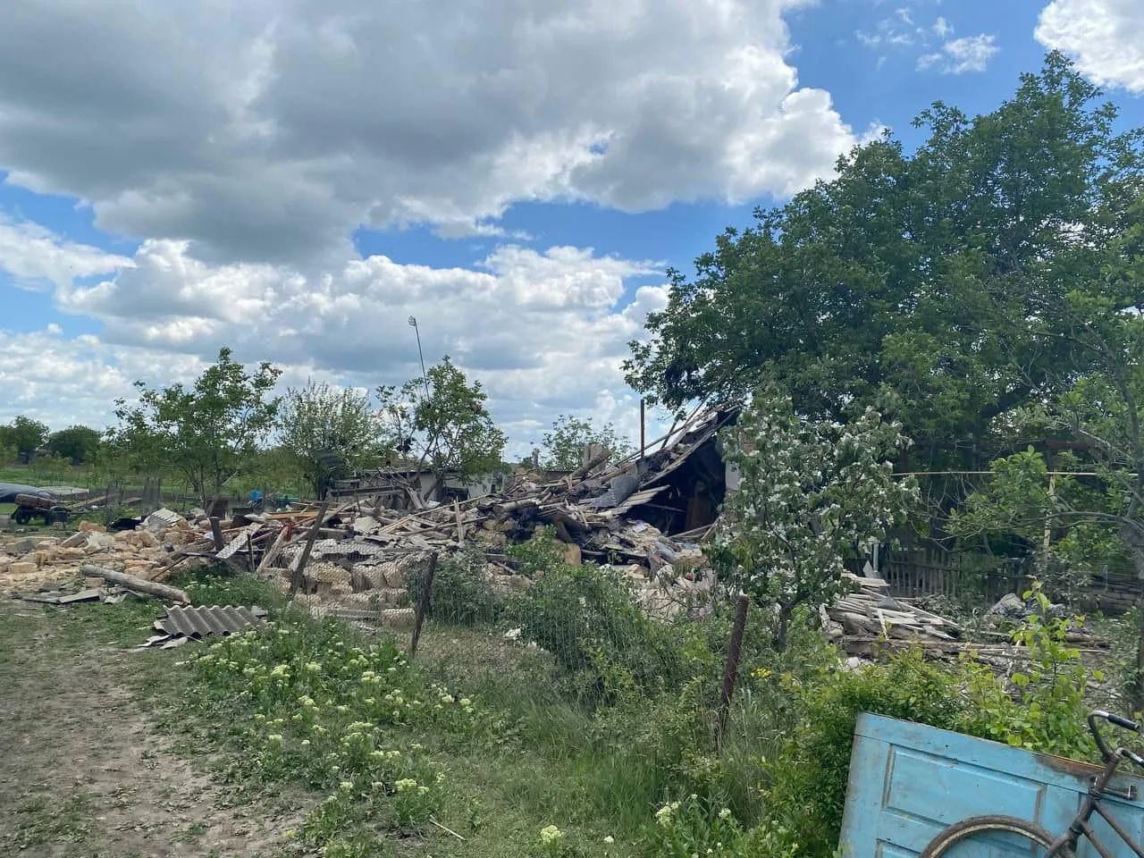 На Миколаївщині росіяни знищили будинок і поранили людей