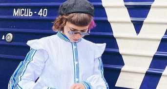 Київський бренд M1R створив білосніжну сукню з синіми смужками "Укрзалізниця": ефектні фото