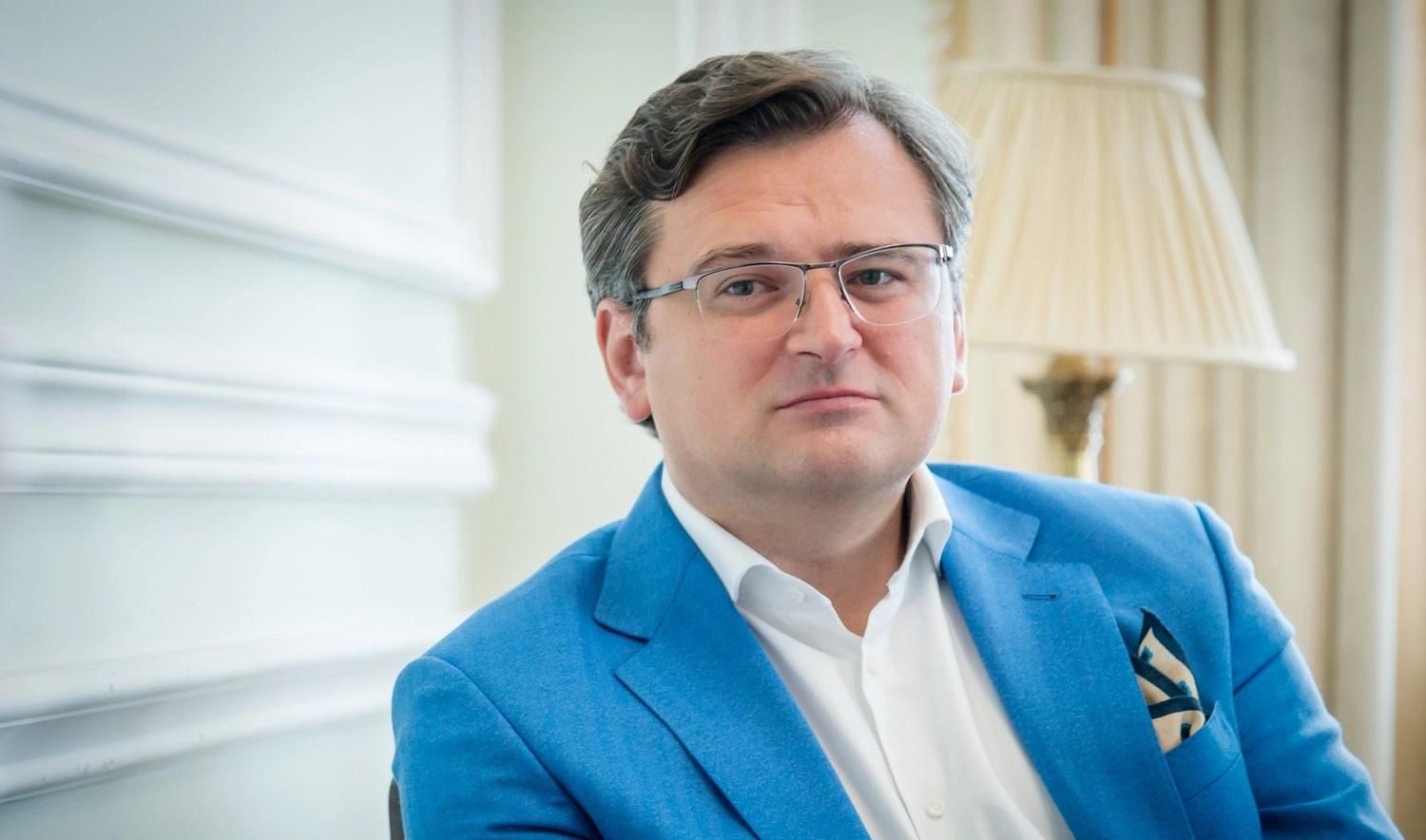 Кулеба прибыл в Брюссель: будет продвигать введение нефтяного эмбарго против России Кулеба прибыл в Брюссель: будет продвигать введение нефтяного эмбарго против России