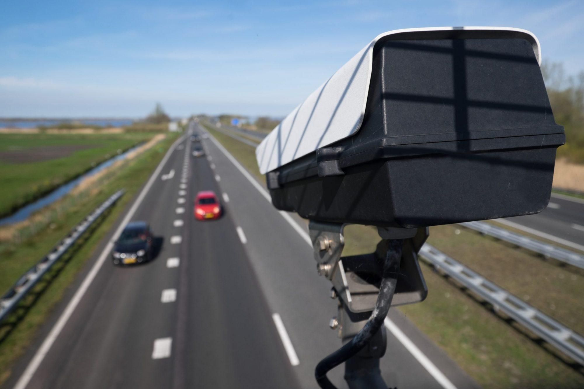 В Україні відновили роботу камер на дорогах, однак штрафи можуть приходить із запізненням