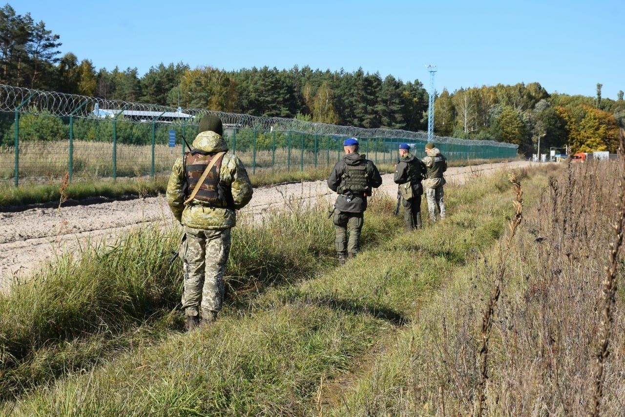 Росіяни вдруге обстріляли прикордоння на Чернігівщині: за 3 години пролунали 30 вибухів