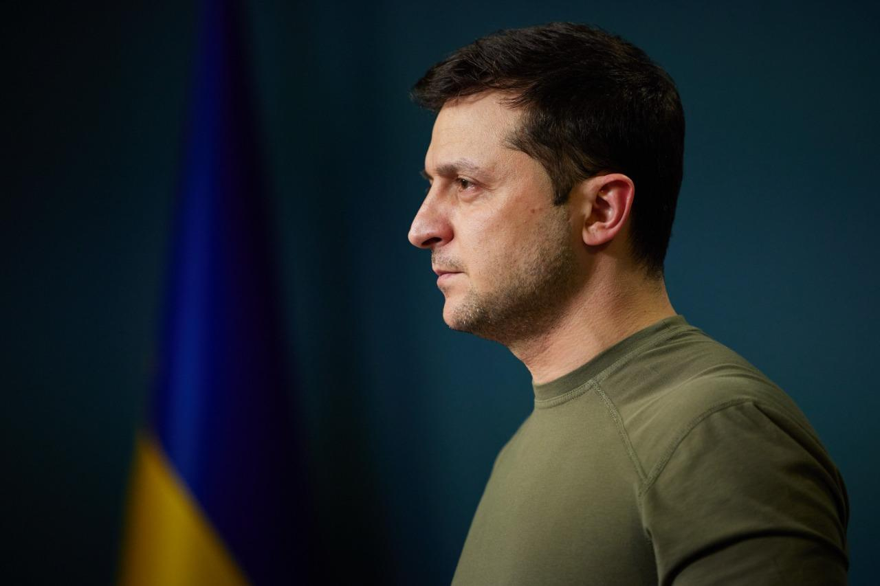 Зеленський заявив про початок операції порятунку оборонців Маріуполя