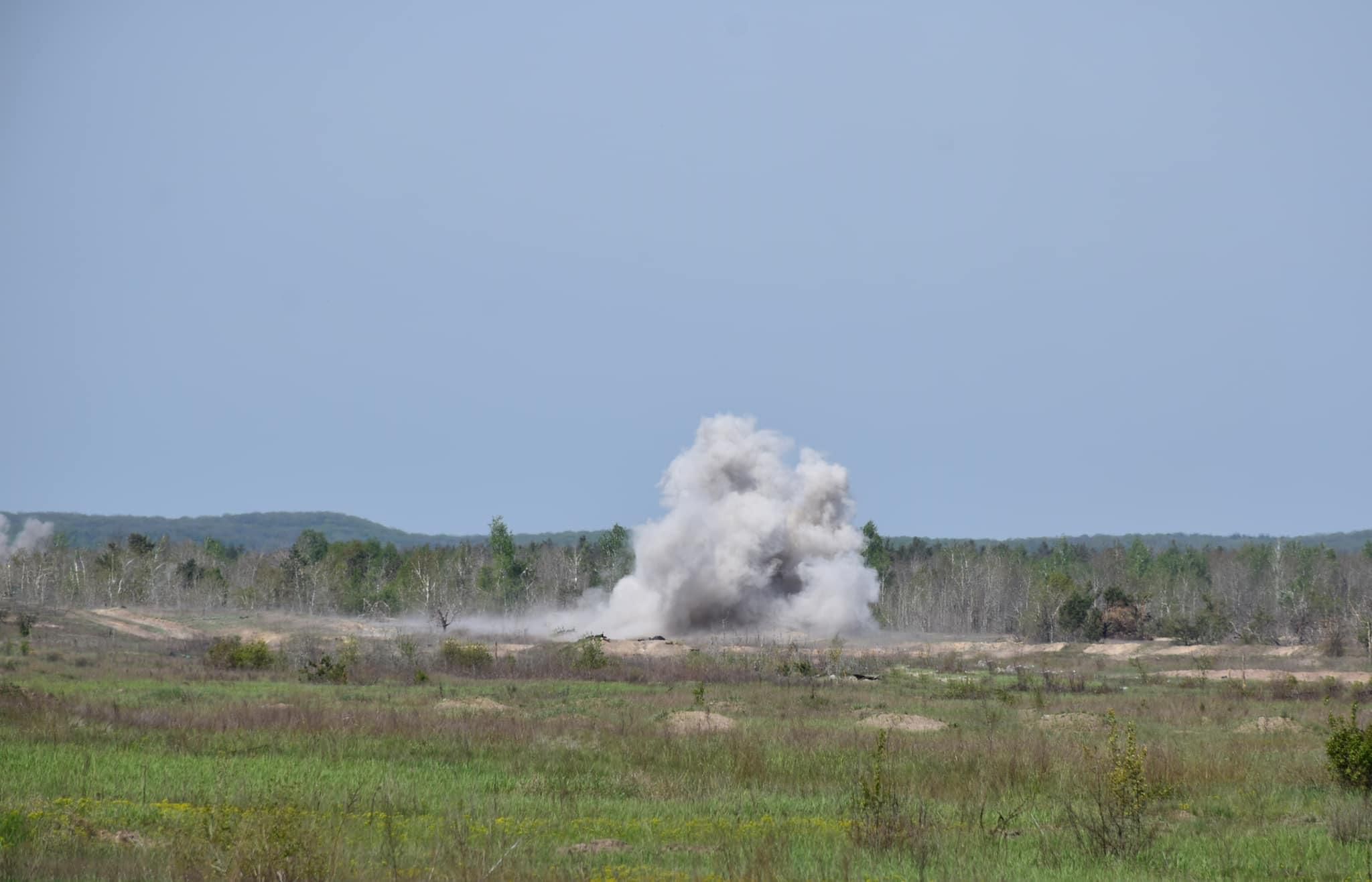 В Сумской области россияне из минометов обстреляли подразделение пограничников В Сумской области россияне из минометов обстреляли подразделение пограничников