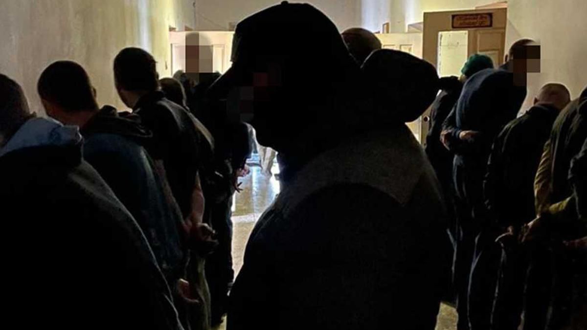 Более 350 заключенных отпустили воевать: вернут ли их за решетку после победы Более 350 заключенных отпустили воевать: вернут ли их за решетку после победы