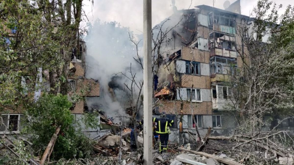 Удар оккупантов по Бахмуту: из-под завалов достали тяжелораненого 9-летнего ребенка Удар оккупантов по Бахмуту: из-под завалов достали тяжелораненого 9-летнего ребенка