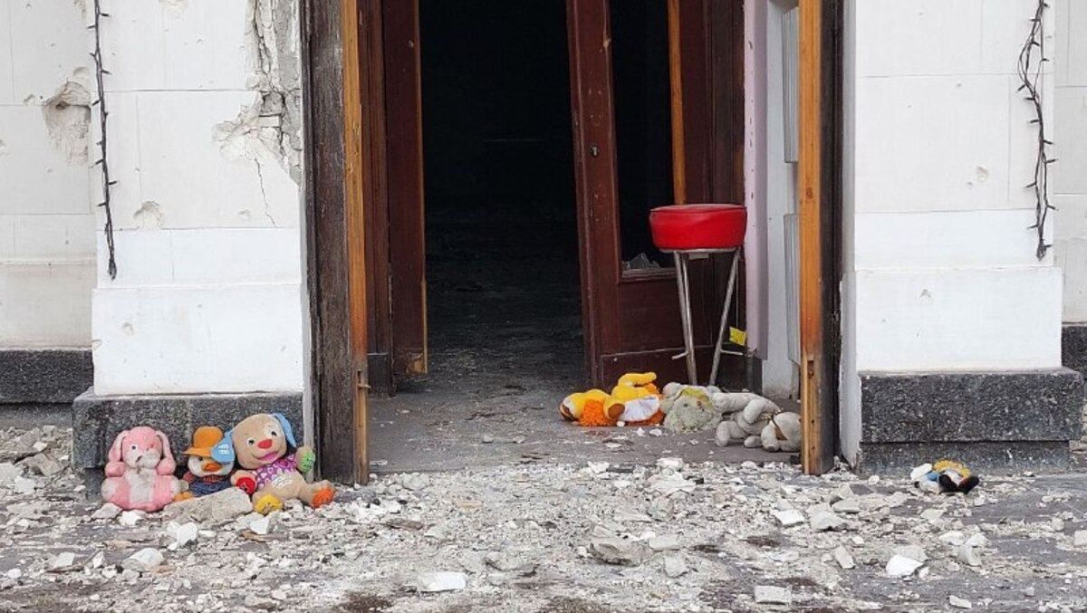 12 замість 300: як окупанти брешуть про кількість жертв у драмтеатрі Маріуполя 12 замість 300: як окупанти брешуть про кількість жертв у драмтеатрі Маріуполя