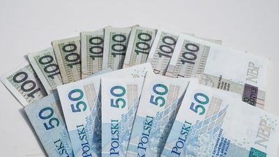 Зарплата брутто та нетто у Польщі: чим вони відрізняються і що варто знати про податки й збори