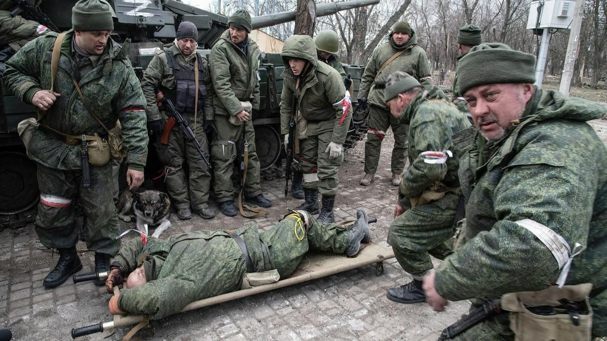 Раненые почти не выживают: в разведке назвали количество потерь среди мобилизованных на Донбассе