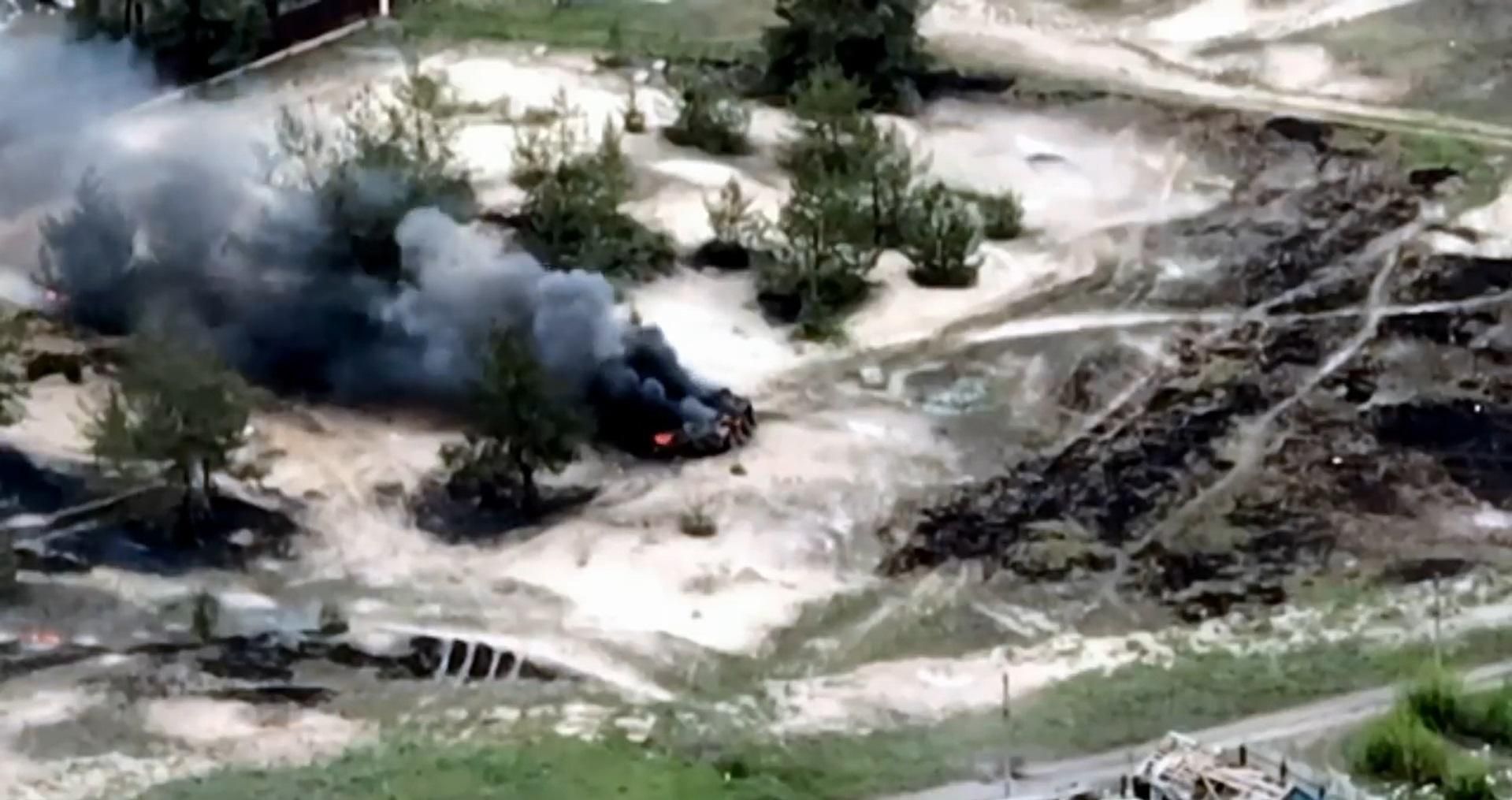 Українські десантники знищили ворожий склад з боєприпасами й багато техніки: подробиці командира Українські десантники знищили ворожий склад з боєприпасами й багато техніки: подробиці командира