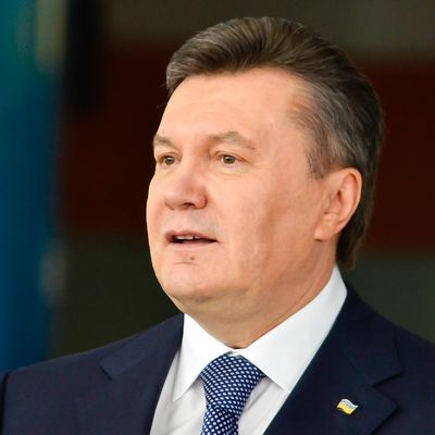 Втік сам і 20 людей перевів: суд дозволив арештувати Януковича, який у 2014 втік в Росію