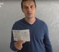 "Не идите на эту войну": россиянин, 10 лет живущий на Буковине, сжег военный билет