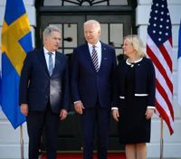 Байден приймає у Білому домі лідерів Фінляндії і Швеції, які заявила про вступ у НАТО