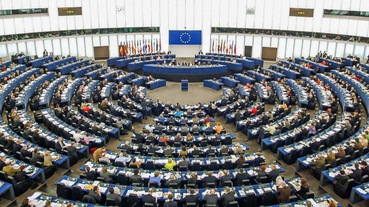 Европарламент поддержал создание трибунала для суда России за военные преступления Европарламент поддержал создание трибунала для суда России за военные преступления