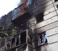 Вигорають цілі вулиці: Луганщина щодня під нещадними обстрілами, за добу загинуло 13 людей