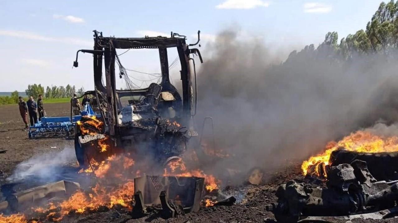 У шпиталі помер тракторист, в якого влучила російська ракета: за його життя боролися тиждень У шпиталі помер тракторист, в якого влучила російська ракета: за його життя боролися тиждень