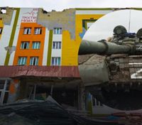 ДБР встановило окупантів, які з танків розстрілювали лікарню в Тростянці