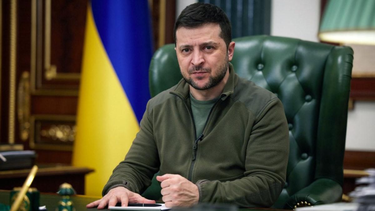 Зеленський заявив, що просив у партнерів зброю, аби розблокувати Маріуполь військовим шляхом