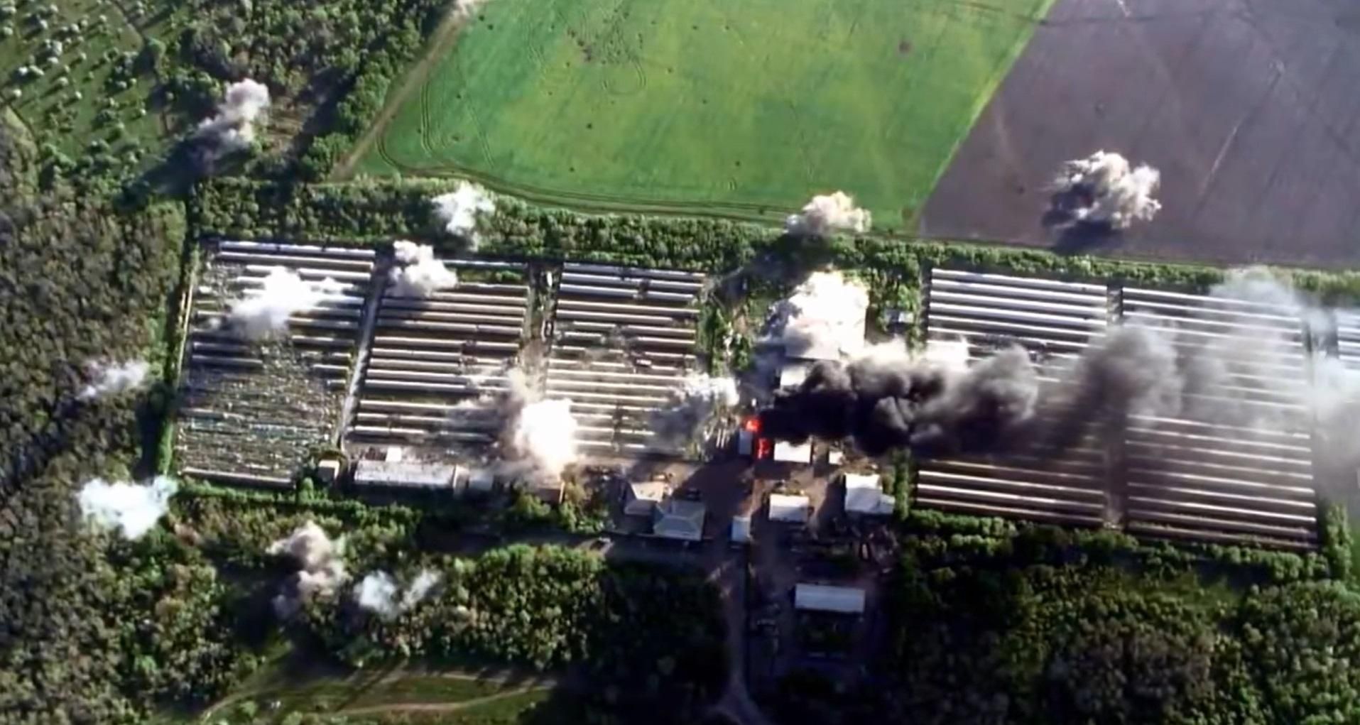 Десяток танков, 30 автомобилей, 8 бронемашин: видео горящей техники оккупантов Десяток танков, 30 автомобилей, 8 бронемашин: видео горящей техники оккупантов