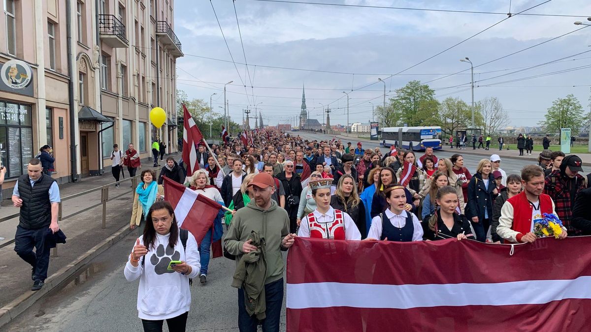 У Ризі кілька тисяч людей вийшли на вулиці: вимагають позбутися спадщини СРСР
