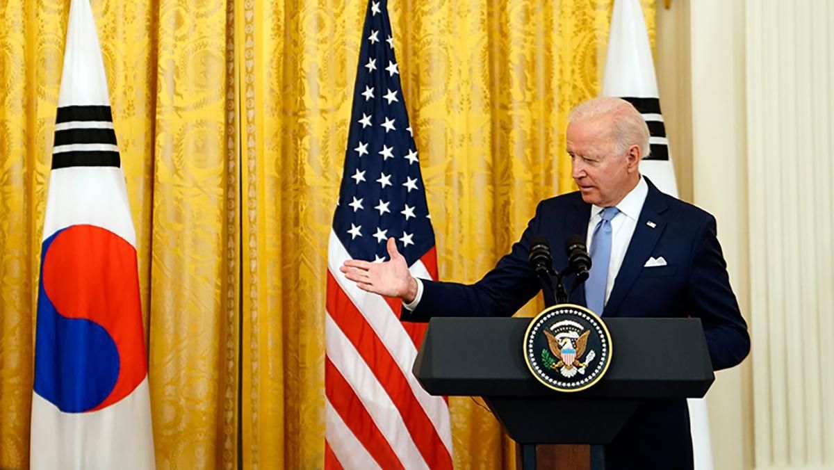 Документ про надання Україні 40 мільярдів доларів допомоги вже їде в Корею на підпис Байдена Документ про надання Україні 40 мільярдів доларів допомоги вже їде в Корею на підпис Байдена