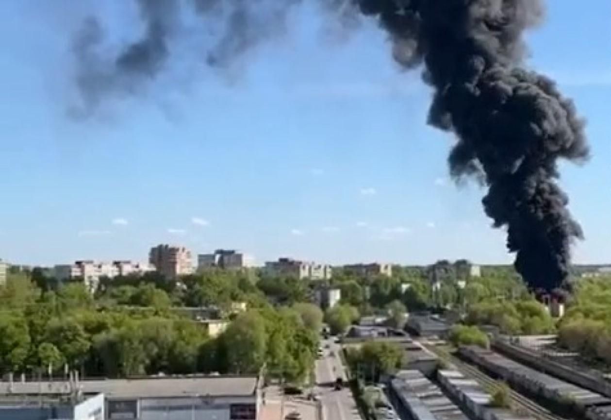 У Підмосков’ї спалахнула підстанція на території аерогідродинамічного інституту У Підмосков’ї спалахнула підстанція на території аерогідродинамічного інституту