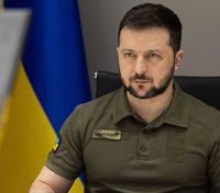Сьогодні Україну захищає 700 тисяч військових, – Зеленський