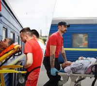 До Львова прибув евакуаційний потяг з пораненими зі Сходу: 5 людей у важкому стані
