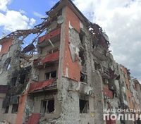 Россияне обстреляли школу в Северодонецке: погибла женщина и ее сын