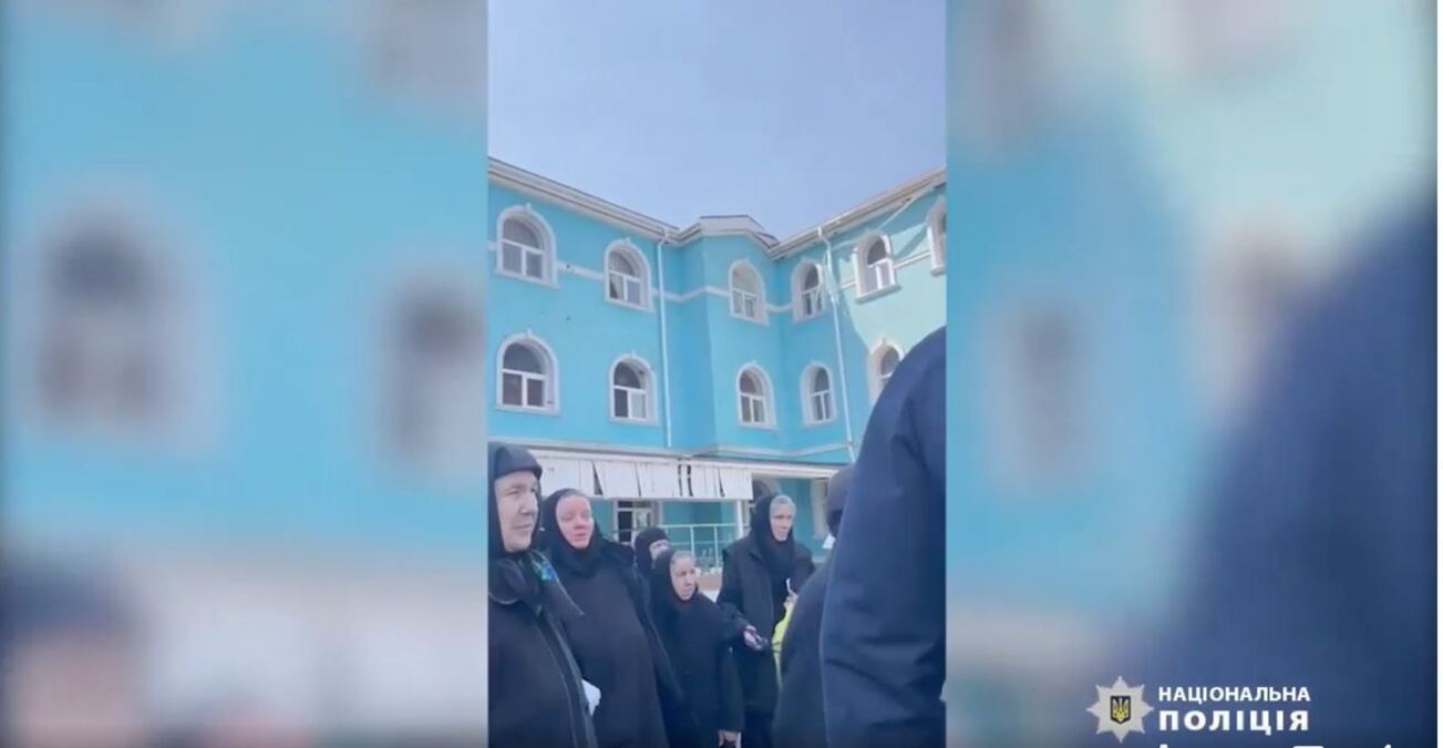 Росіяни обстріляли храм у Богородичному на Донеччині: у підвалі ховалися монахи й діти