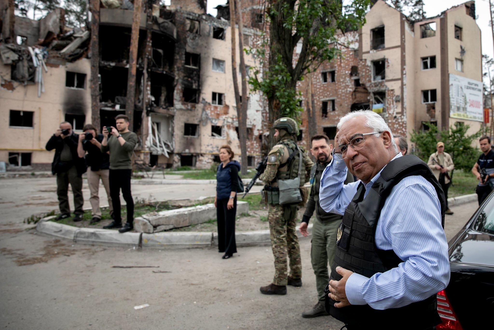 "Насилие и разрушение – совершенно сокрушительные": премьер-министр Португалии посетил Ирпень "Насилие и разрушение – совершенно сокрушительные": премьер-министр Португалии посетил Ирпень