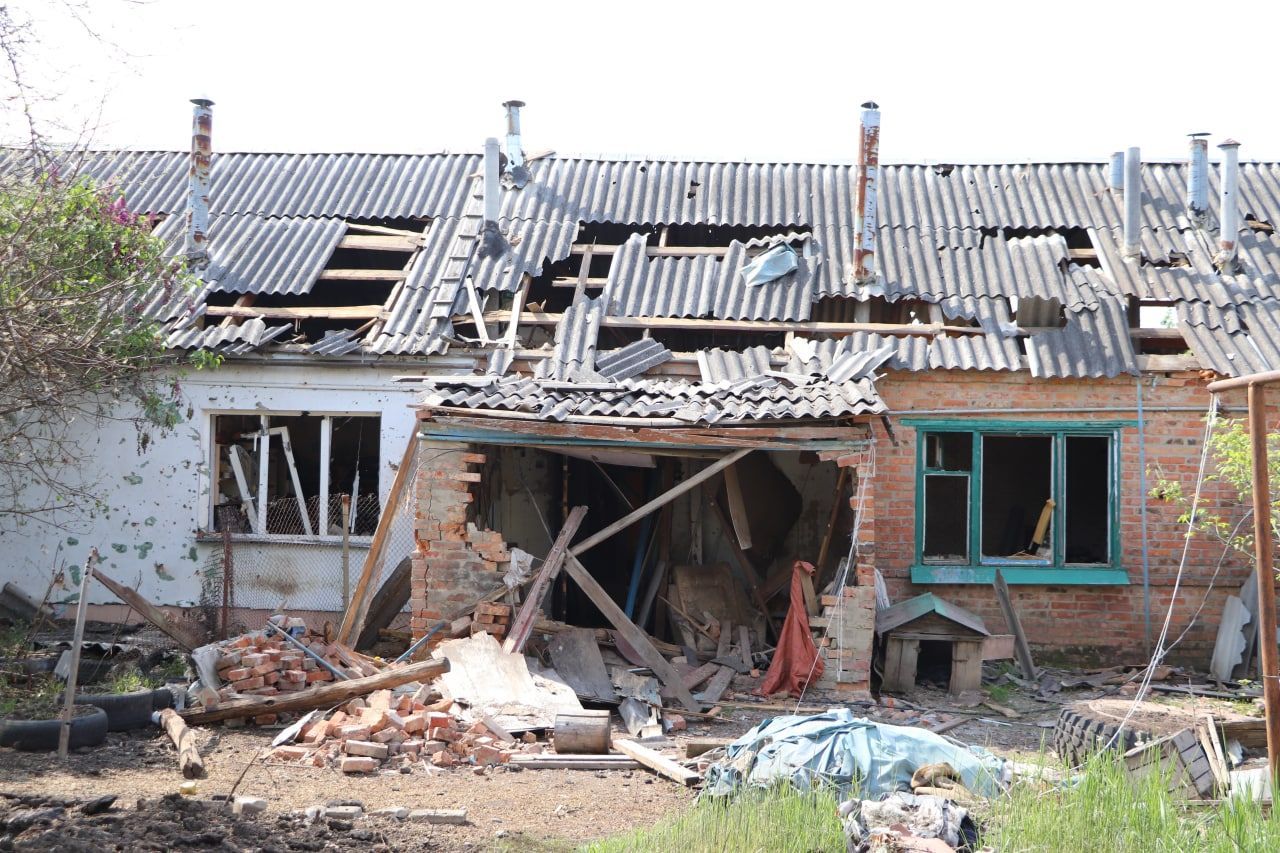На линии фронта: ужасные фото разрушений из освобожденного поселка Питомник на Харьковщине