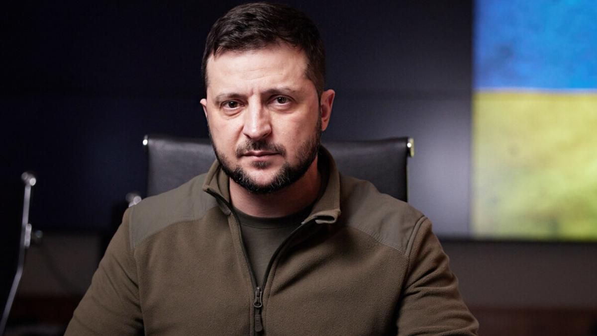 Війна не закінчилася, нам ще потрібно битися, – Зеленський звернувся до українців Війна не закінчилася, нам ще потрібно битися, – Зеленський звернувся до українців