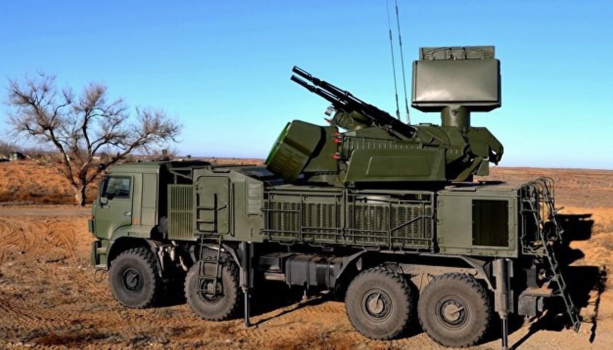 "Панцирі", С-300, С-400 і військові з усієї Росії: окупанти кинули всі сили на Донбас