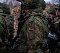 Білоруська армія розгортає додаткові підрозділи на кордоні з Україною