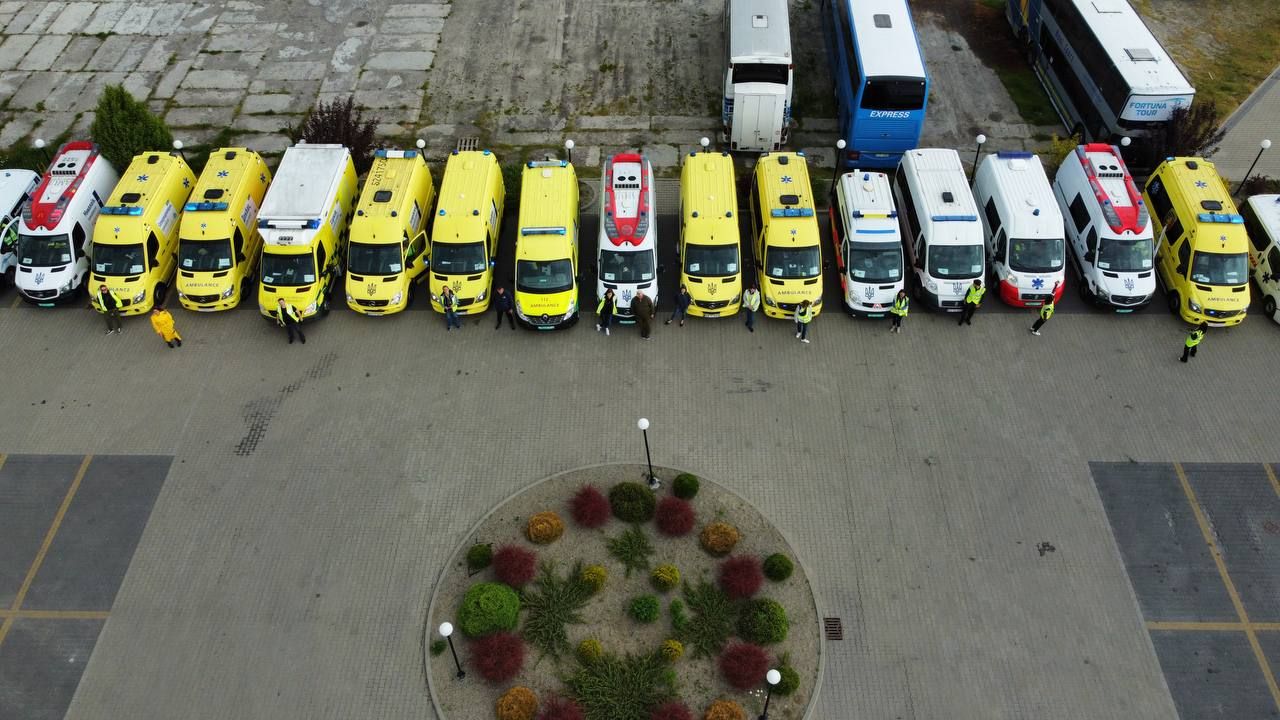 ASBIS передала Україні ще 10 автомобілів швидкої допомоги