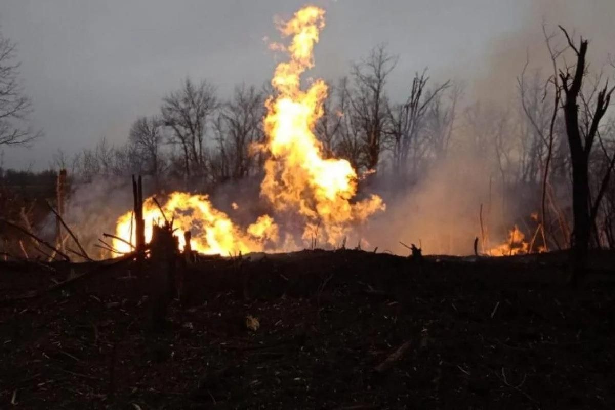 Під час просування у бік Херсонщини ЗСУ знайшли автівки з понівеченими та розстріляними людьми Під час просування у бік Херсонщини ЗСУ знайшли автівки з понівеченими та розстріляними людьми