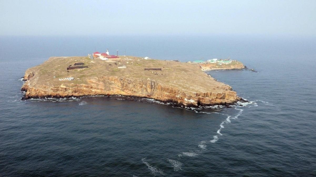 Окупанти зміцнюють сили на Зміїному, а в окупованому Криму розгортають комплекси С-400 - 24 Канал Окупанти зміцнюють сили на Зміїному, а в окупованому Криму розгортають комплекси С-400 - 24 Канал