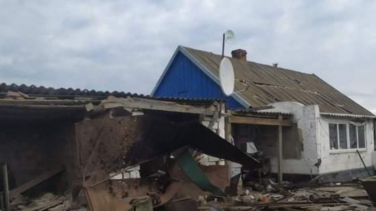 Росіяни обстріляли Гуляйполе: пошкоджена друкарня, у гаражі СТО спалахнула пожежа