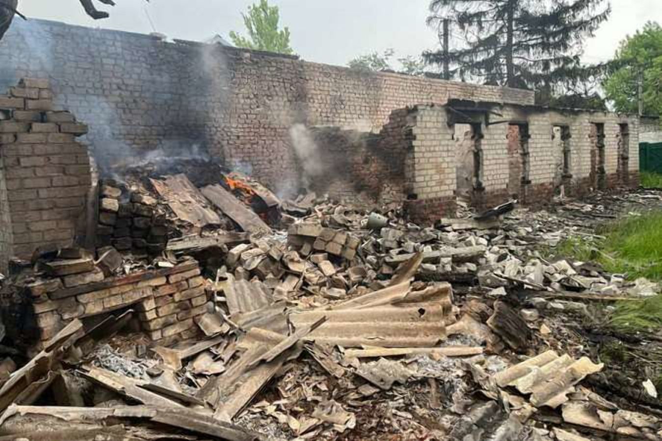 На Донеччині лише за добу 12 загиблих мирних жителів На Донеччині лише за добу 12 загиблих мирних жителів