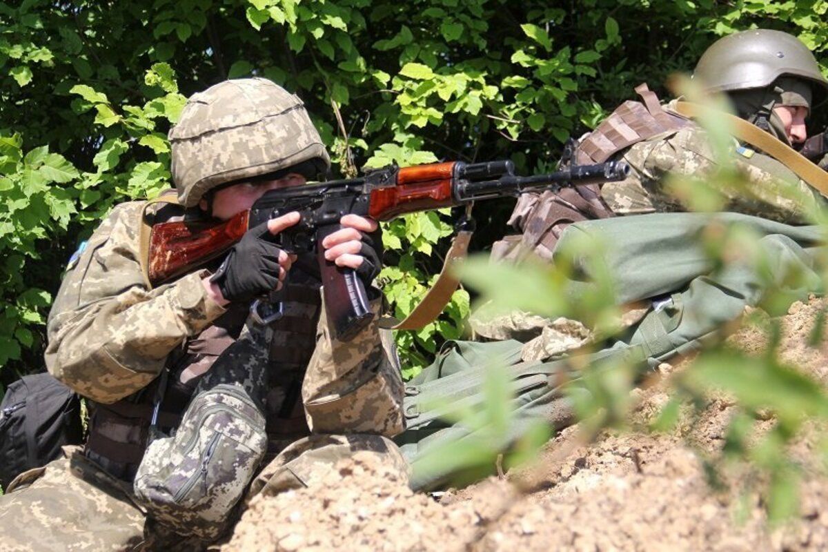 У зоні ООС ЗСУ знищили 38 одиниць ворожої техніки і відбили 9 атак У зоні ООС ЗСУ знищили 38 одиниць ворожої техніки і відбили 9 атак