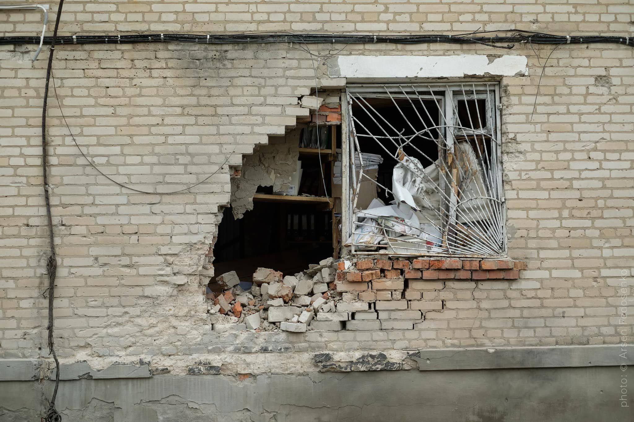 Ночью по Мерефи запустили три ракеты, удар повредил админздание железной дороги Ночью по Мерефи запустили три ракеты, удар повредил админздание железной дороги