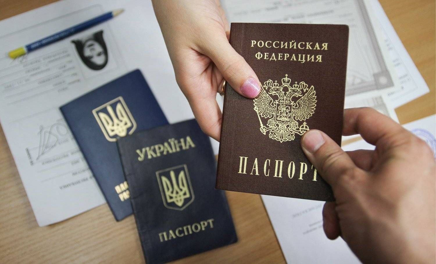 Путін підписав указ про спрощену видачу російських паспортів на Херсонщині й Запоріжжі