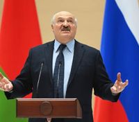 У Білорусі заявили, що постачають Росії зброю