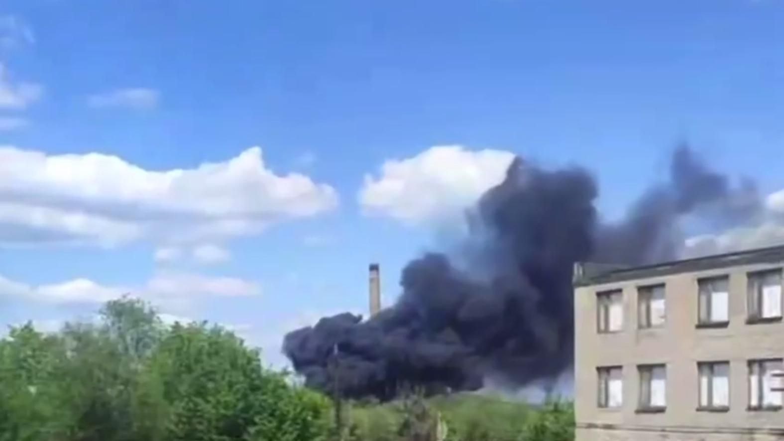 В Днепре вспыхнул пожар: виднеется столб дыма, хотя прилетов не было В Днепре вспыхнул пожар: виднеется столб дыма, хотя прилетов не было