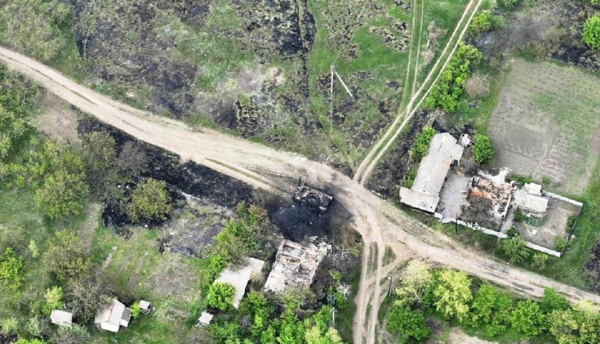 Экипаж сгорел вместе с техникой: николаевские десантники уничтожили бронированные машины россиян Экипаж сгорел вместе с техникой: николаевские десантники уничтожили бронированные машины россиян