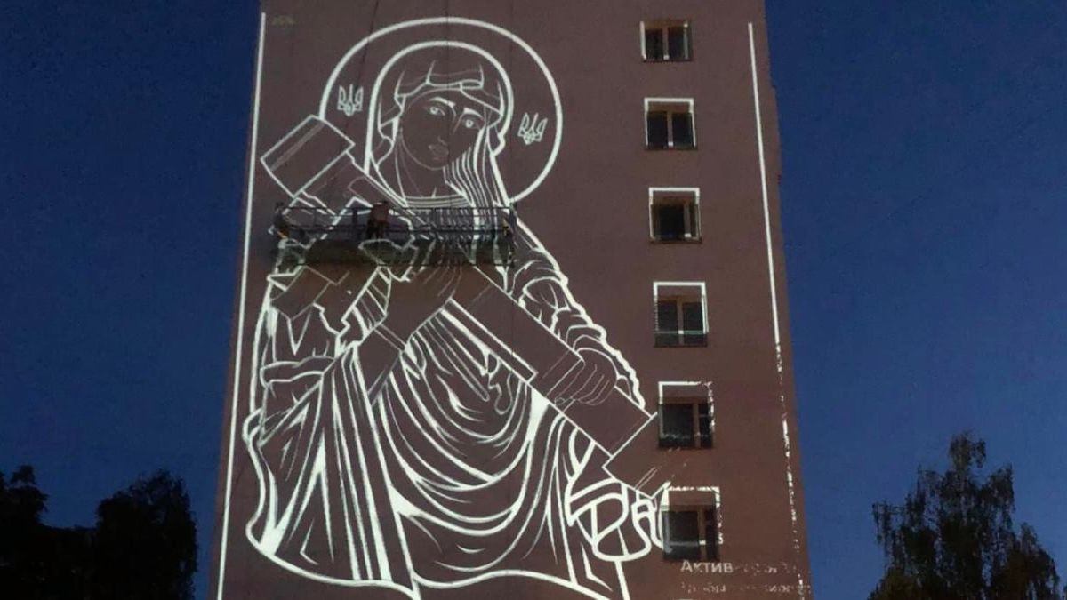 В Совете церквей возмущены муралом "Святая Джавелина" в Киеве
