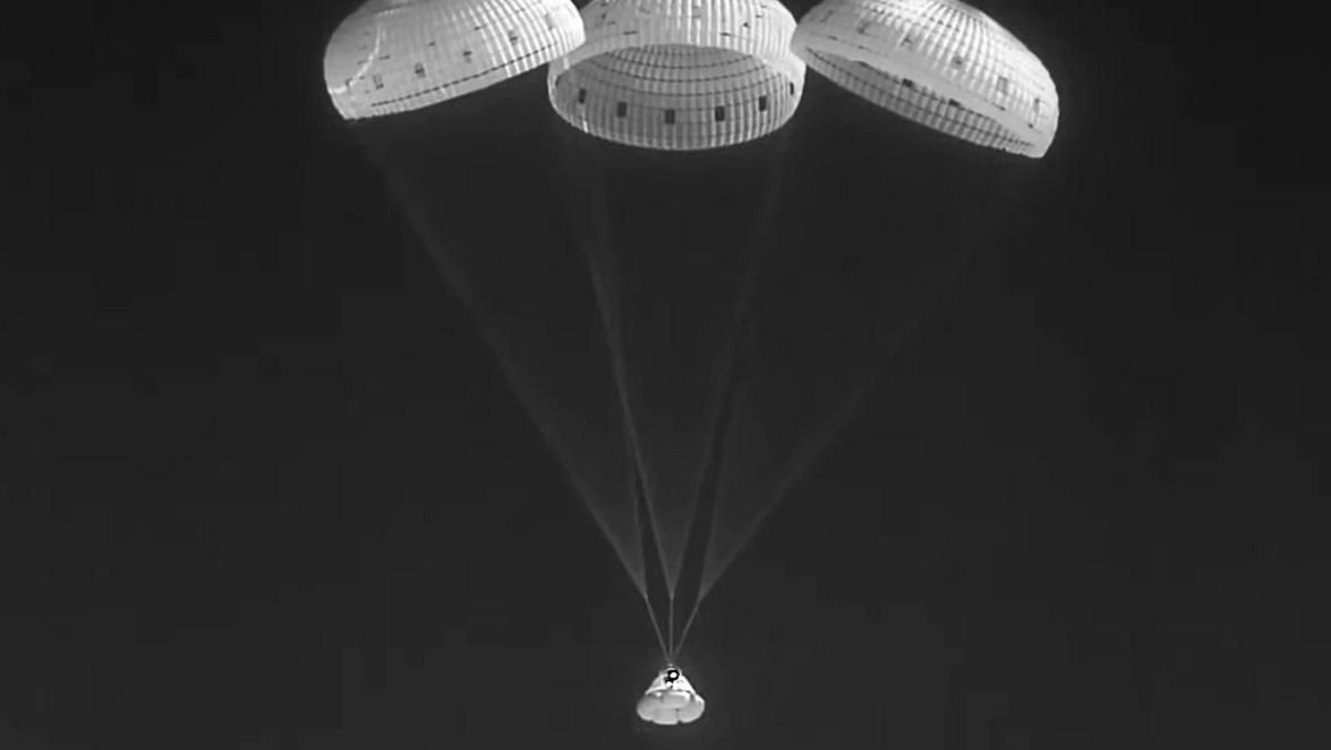 Космічний корабель Boeing Starliner успішно повернувся на Землю яскраві фото та відео - Техно Космічний корабель Boeing Starliner успішно повернувся на Землю яскраві фото та відео - Техно