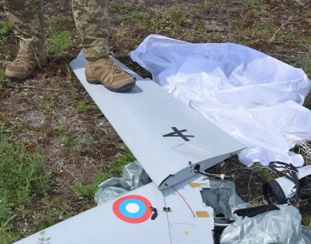 В Харьковской области украинские воины "приземлили" два беспилотника россиян В Харьковской области украинские воины "приземлили" два беспилотника россиян