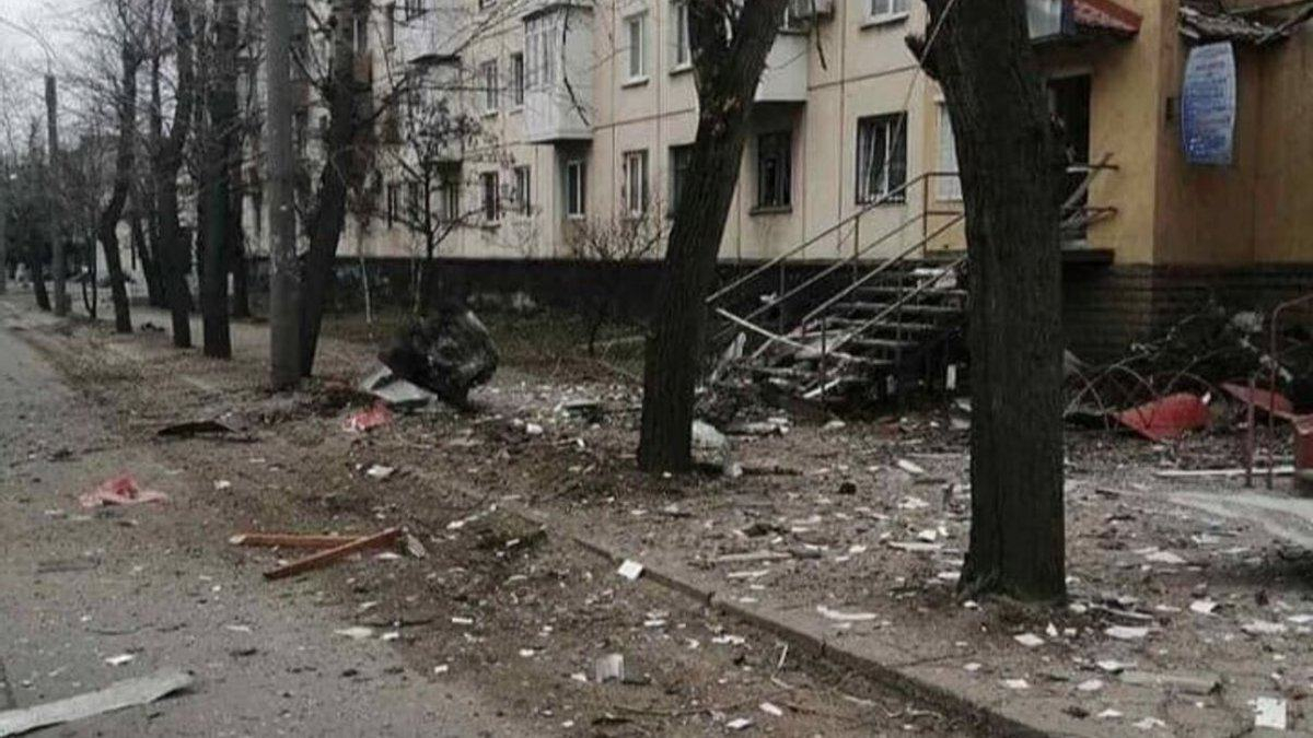 Власти призывают харьковчан не выходить из укрытий: оккупанты палят по городу без остановки