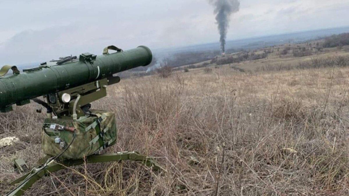 100-процентное попадание: в степях Донбасса российская техника встретилась со "Стугной" 100-процентное попадание: в степях Донбасса российская техника встретилась со "Стугной"